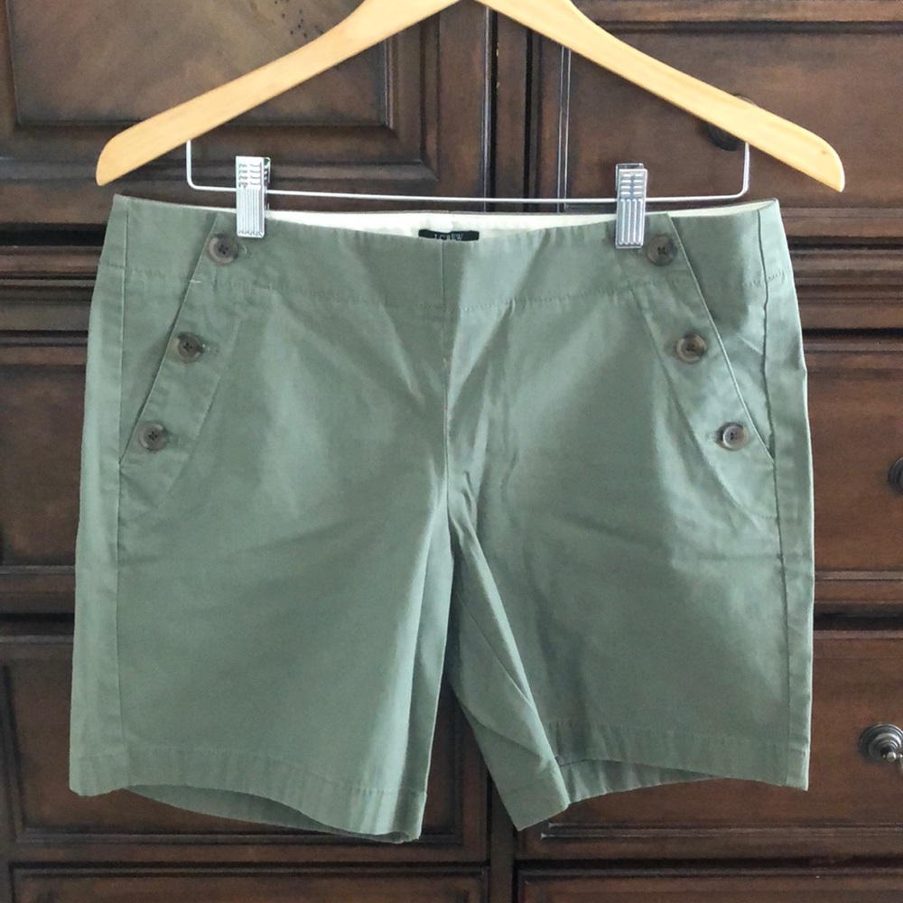 J Crew Stretch Sz 8 med green shorts Worn once